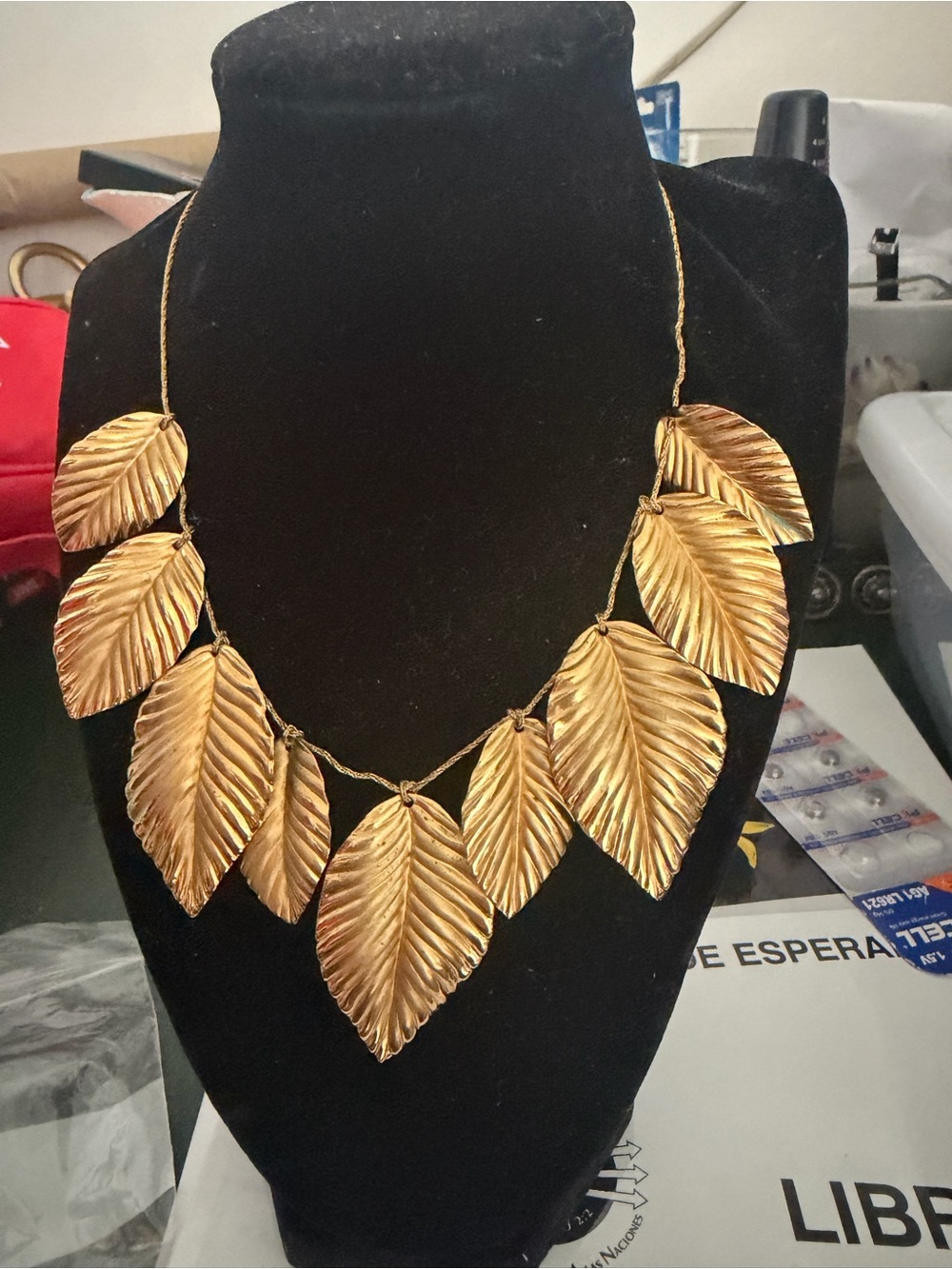 Vintage Napier Signed Gold Tone Textured Leaf Bib Choker Statement Necklace 80s